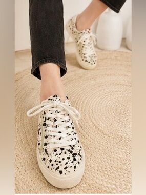 Madewell MWL Sidewalk Calf Hair
Sneakers Spatter Paint
Size 7.5 NWOT